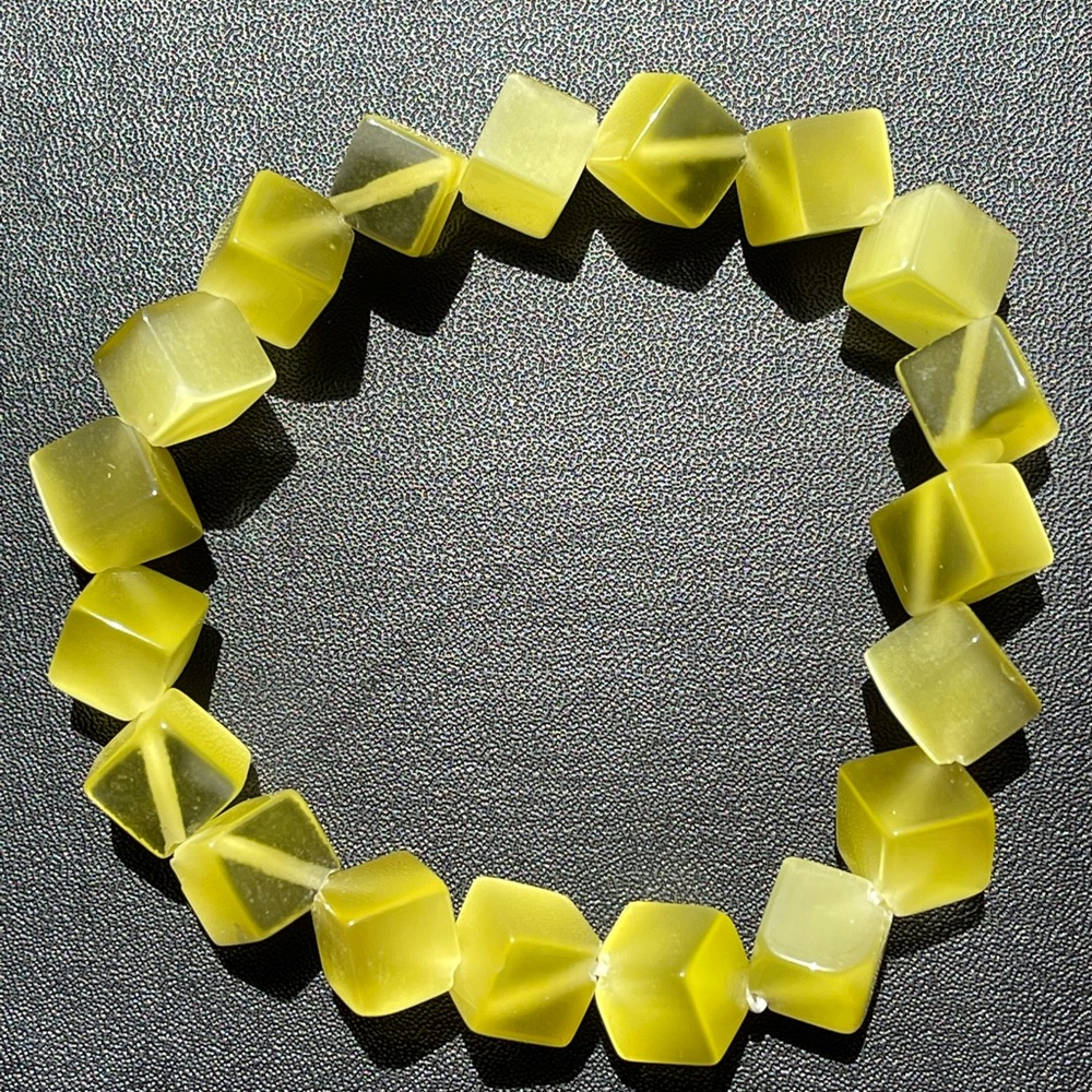 Yellow 8mm square cat’s eyes bead bracelet